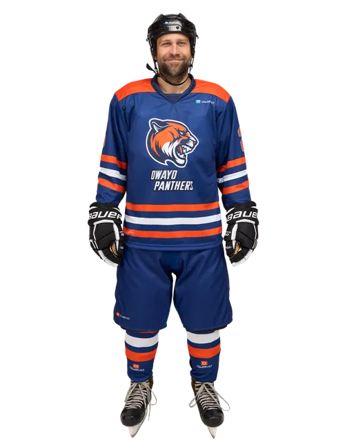 The model is 175 cm  and is wearing a size L