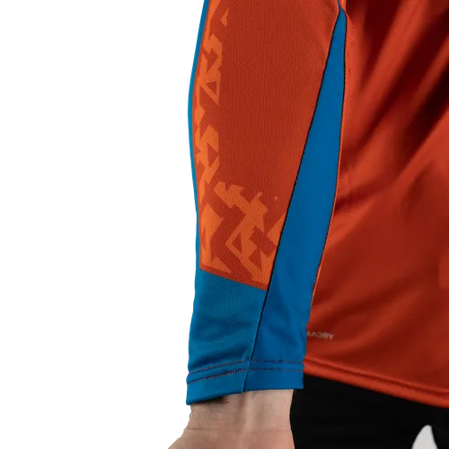Long Sleeve Raglan Cut
